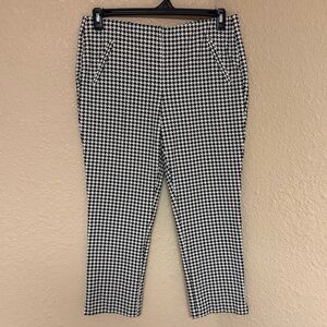 4/$15 Chico's Black and White Pants